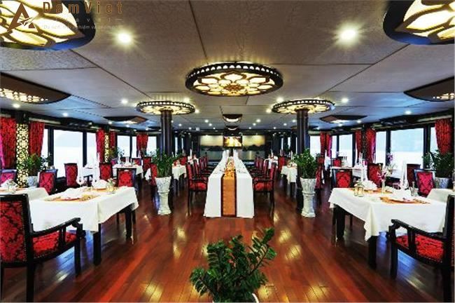 phòng ăn của du thuyền