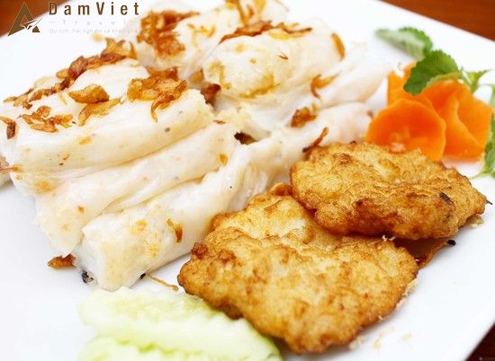 Chả mực bánh cuốn ở Hạ Long