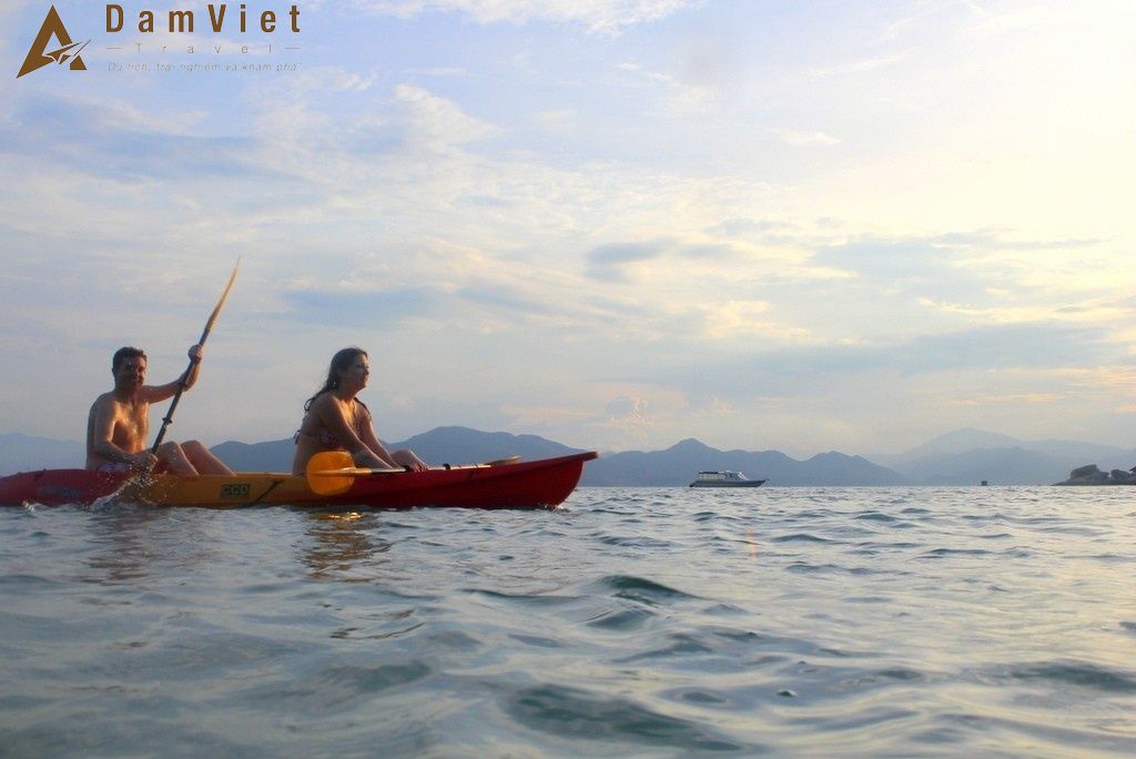 trèo thuyền kayak